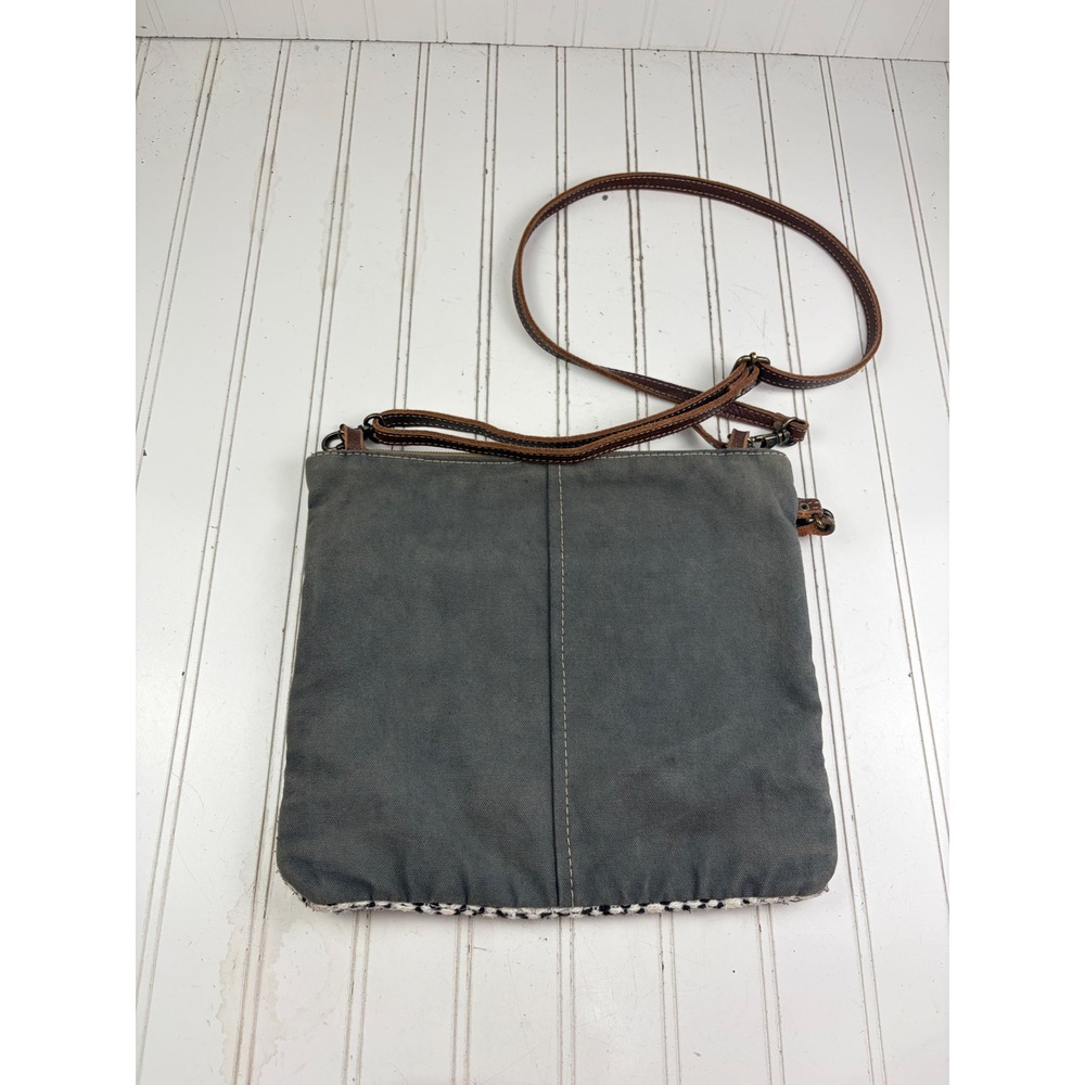 Myra Vintage Geometric Woven Upcycled Rug Leather Crossbody Shoulder Bag - Picture 3 of 10